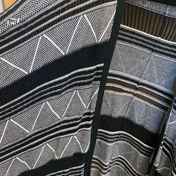 BCBGeneration - Geometric Pattern Shawl - One Size - Picture 3 of 11